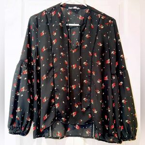 Jack By Bb Dakota Blouse Black and red Floral Bishop Sleeve V Neck Tie Sz Small